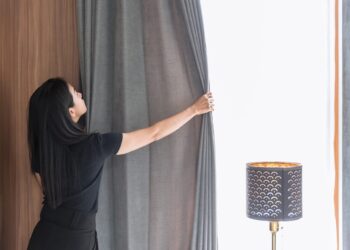 Transforme seu apartamento com a cortina blackout: elegância, privacidade e conforto