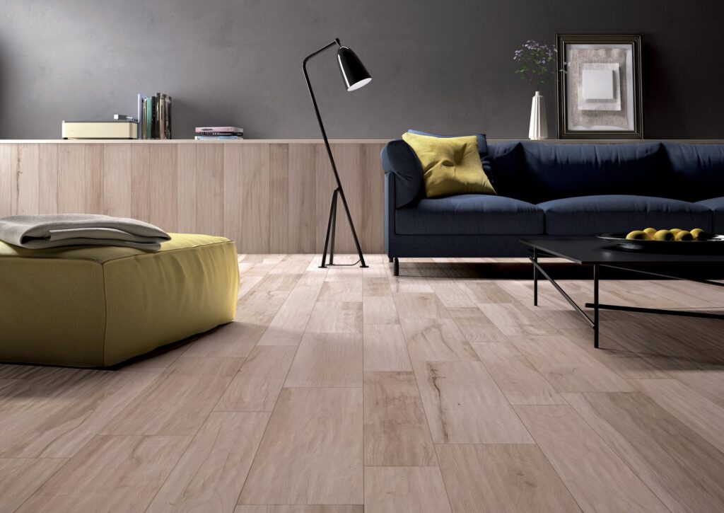 Sala com piso laminado
