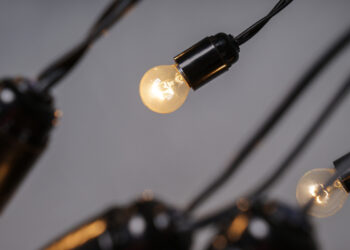 Descubra como inovar na decoração com luz de LED para quarto