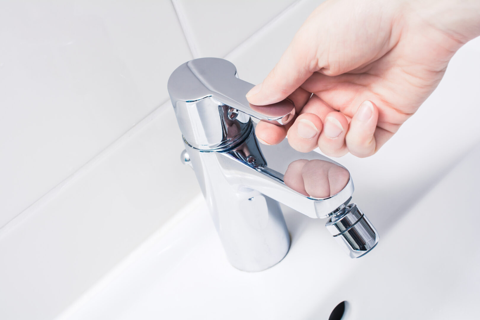 Saiba como fazer uma economia de água Riva Incorporadora