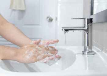 Se precisar sair de casa, tome estes 8 cuidados com a higiene