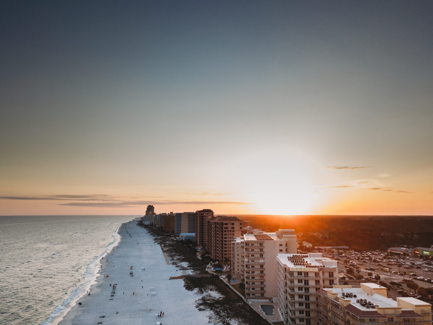 Comprar apartamento na praia: saiba o que avaliar Riva Incorporadora