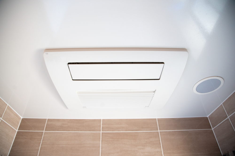 Banheiro sem janela, conheça as soluções para melhorar a ventilação do ambiente Desumidificador para banheiro sem janela