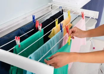Varal para apartamento: descubra o modelo ideal para o seu lar