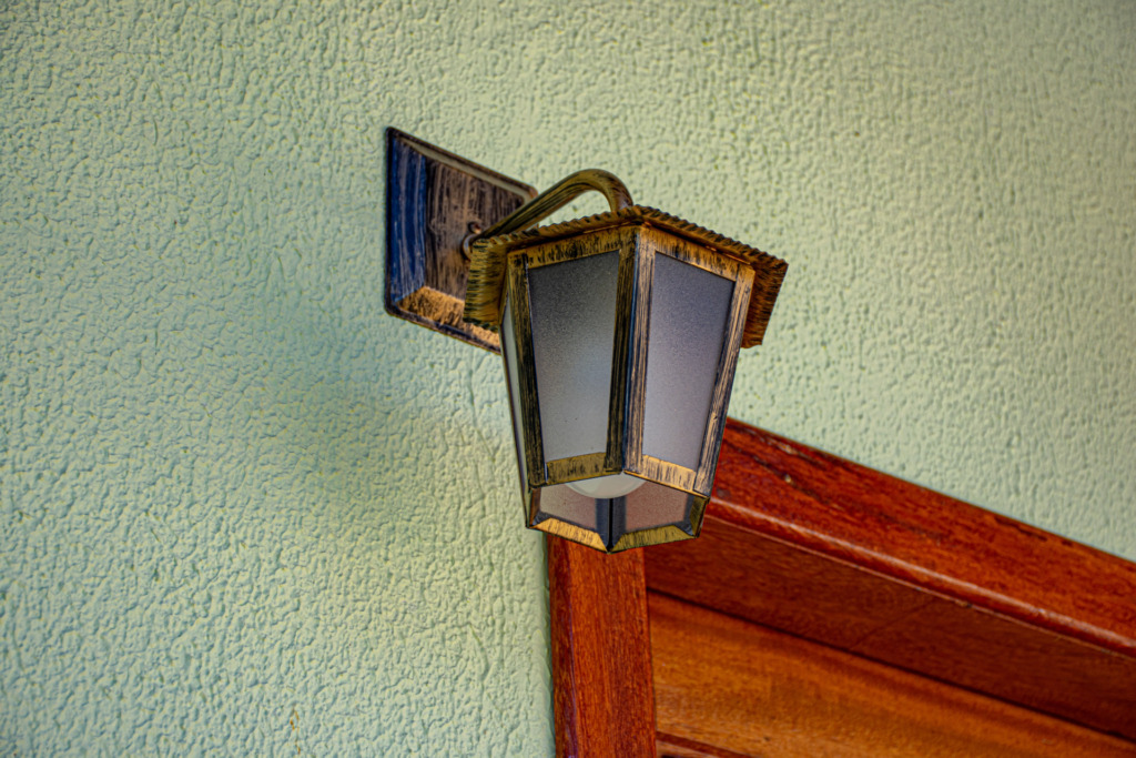 Tipos de luminárias: conheça os principais modelos e saiba qual escolher para cada ambiente Tipos de luminárias: arandela