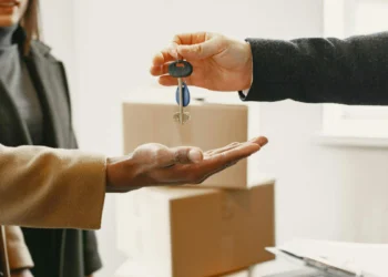 Receber as chaves do apartamento: entenda a garantia do imóvel